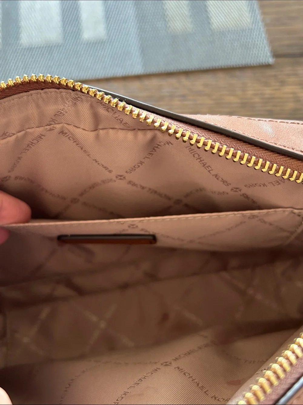 Michale Kors Jet Set Crossbody